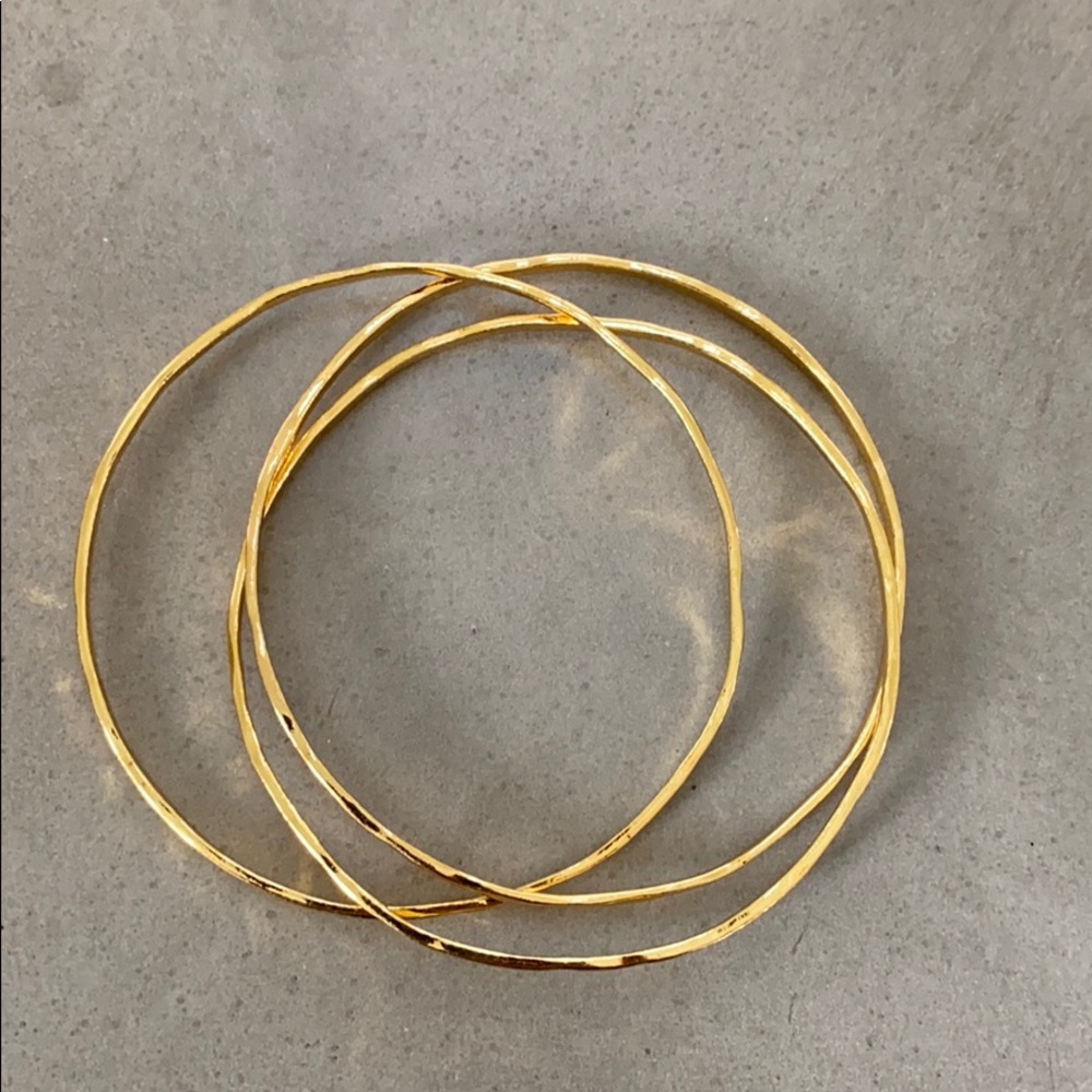 Interlocking bangle bracelet